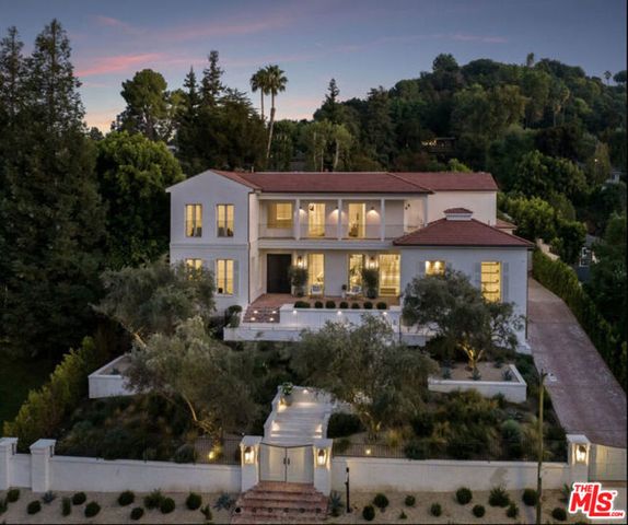 15620 Woodvale Road, Encino (los Angeles), CA 91436