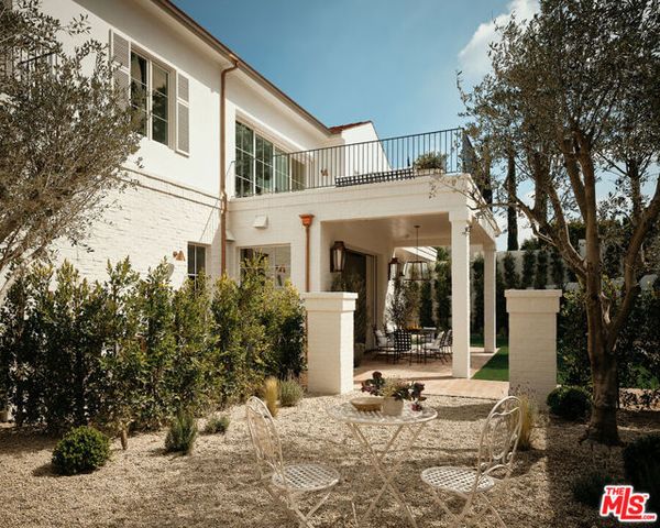 15620 Woodvale Road, Encino (los Angeles), CA 91436