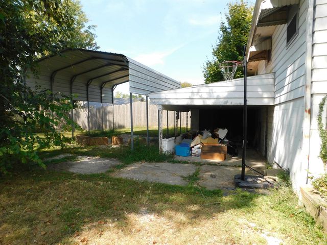 2911 Washington Avenue, Bedford, IN 47421