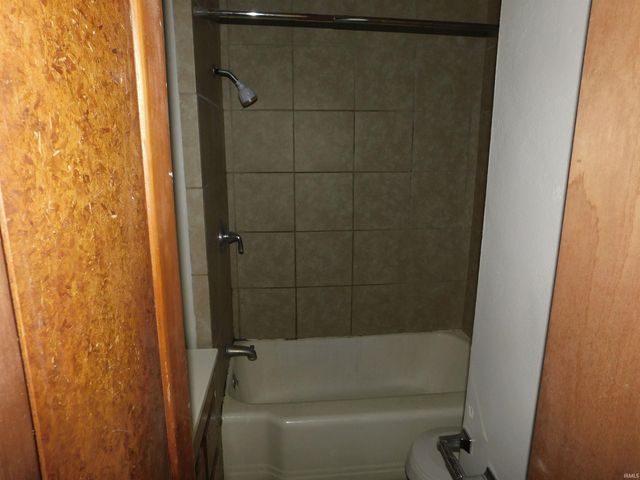 2911 Washington Avenue, Bedford, IN 47421