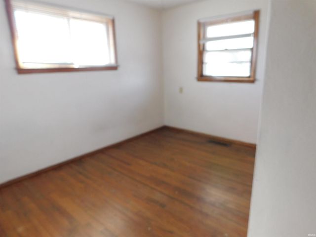 2911 Washington Avenue, Bedford, IN 47421