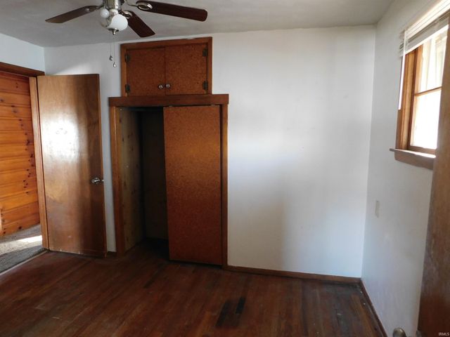 2911 Washington Avenue, Bedford, IN 47421