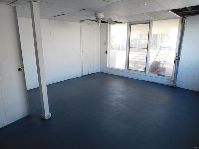 2911 Washington Avenue, Bedford, IN 47421