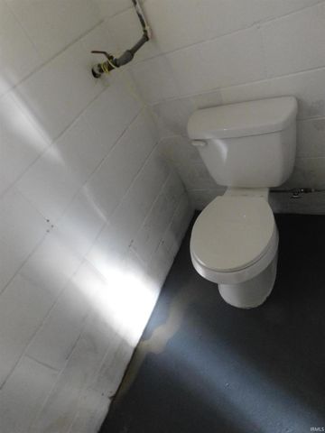 2911 Washington Avenue, Bedford, IN 47421