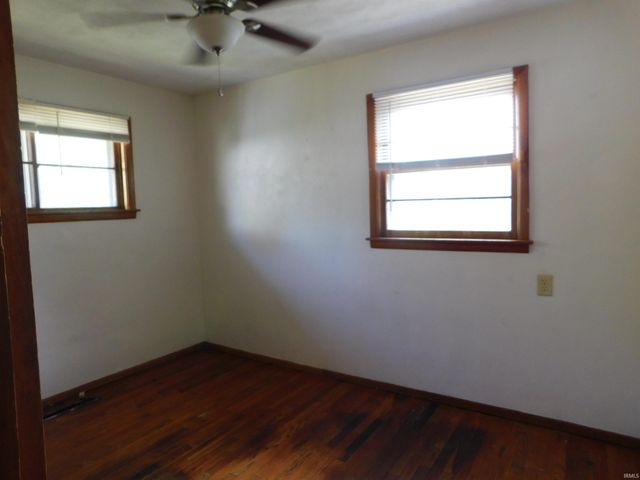 2911 Washington Avenue, Bedford, IN 47421