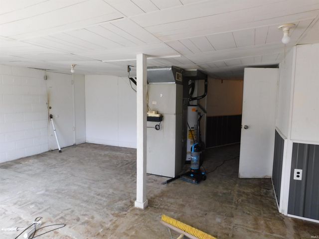 2911 Washington Avenue, Bedford, IN 47421