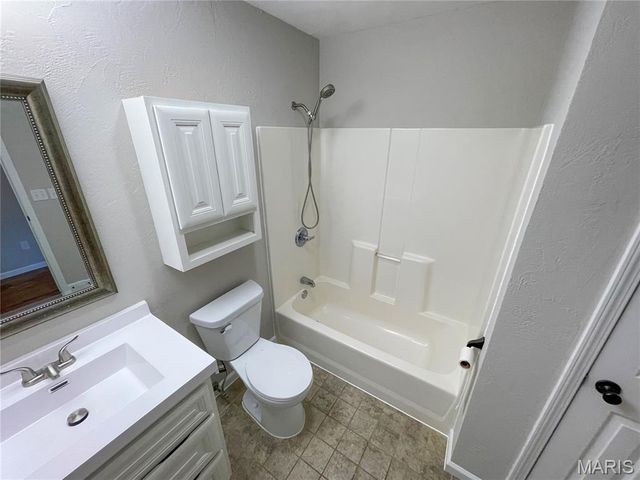 133 Rio Verde Drive, Belleville, IL 62221