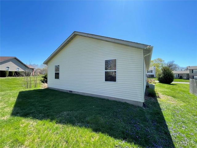 133 Rio Verde Drive, Belleville, IL 62221