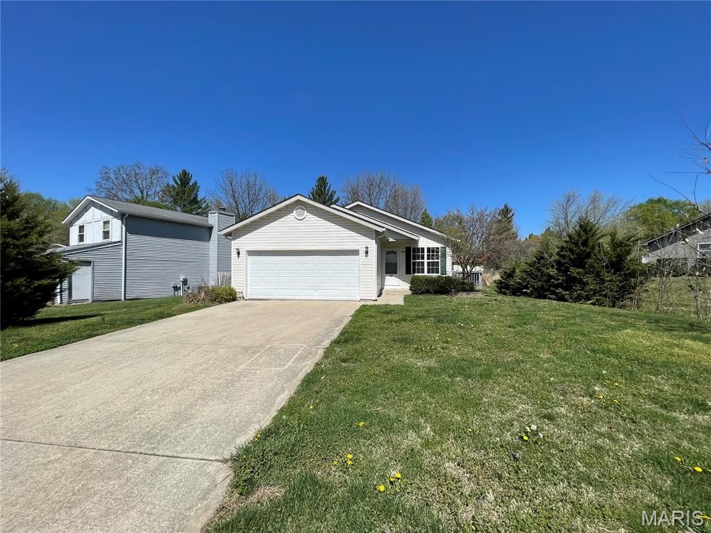 133 Rio Verde Drive, Belleville, IL 62221
