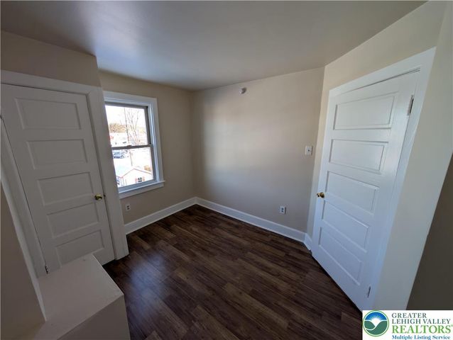 1144 Minsi Trail Street, Bethlehem City, PA 18018