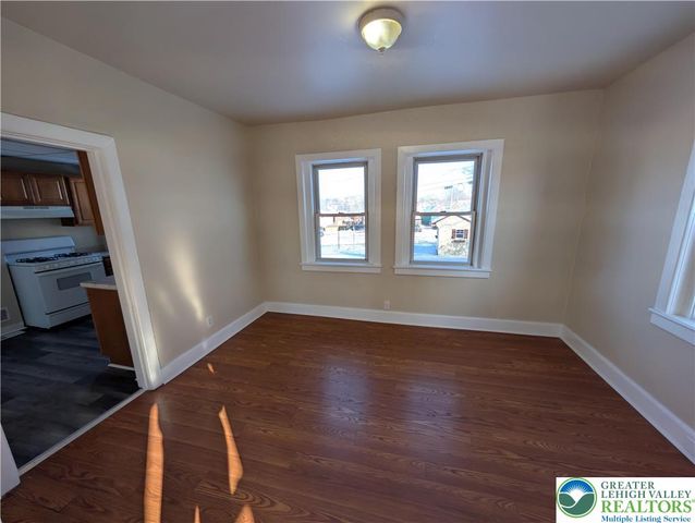 1144 Minsi Trail Street, Bethlehem City, PA 18018