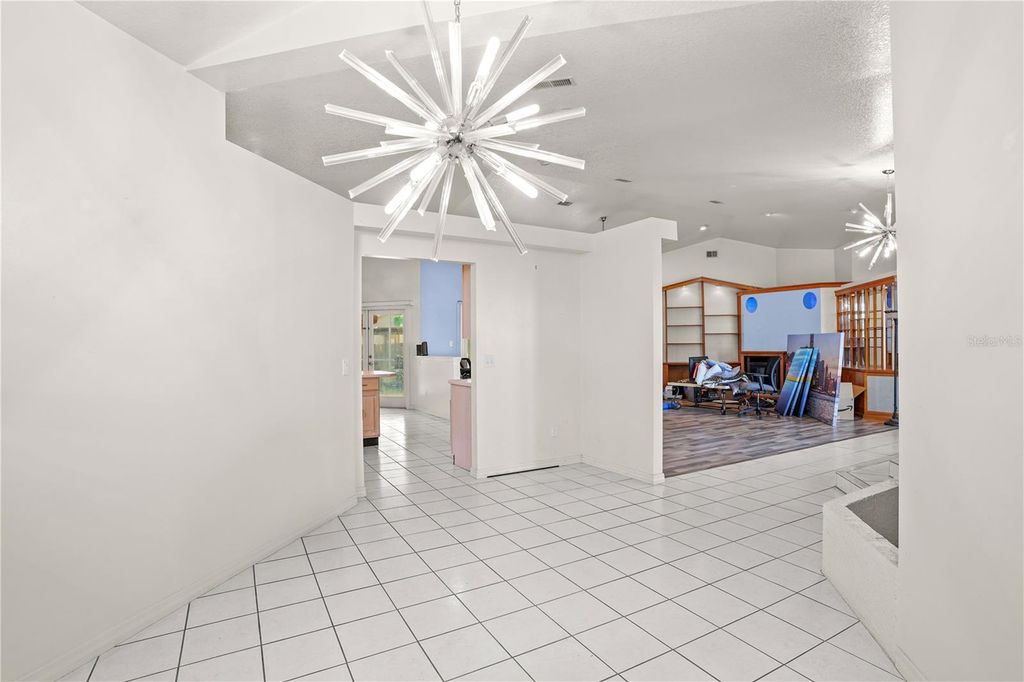 Image 19 of property listing at 2286 LAKE FRANCIS DRIVE, Apopka, FL 32712