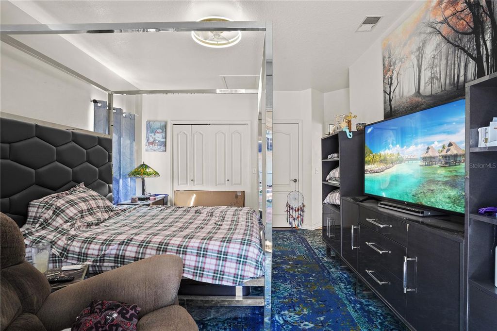 Image 27 of property listing at 2286 LAKE FRANCIS DRIVE, Apopka, FL 32712