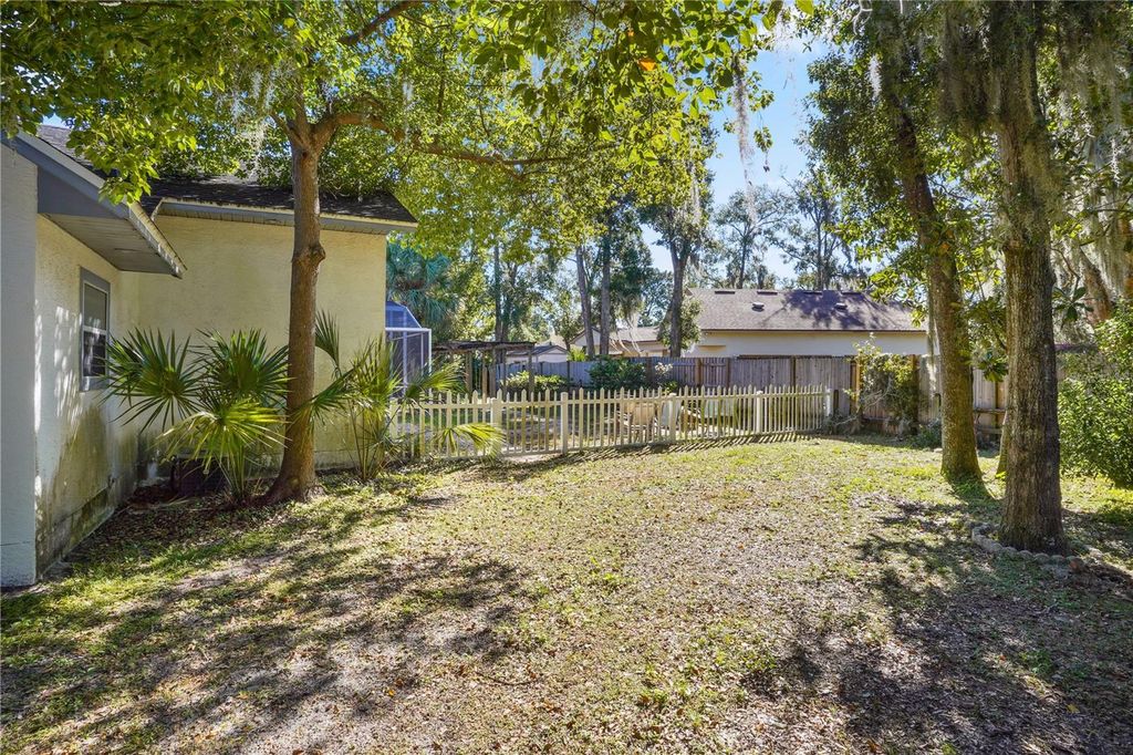 Image 36 of property listing at 2286 LAKE FRANCIS DRIVE, Apopka, FL 32712