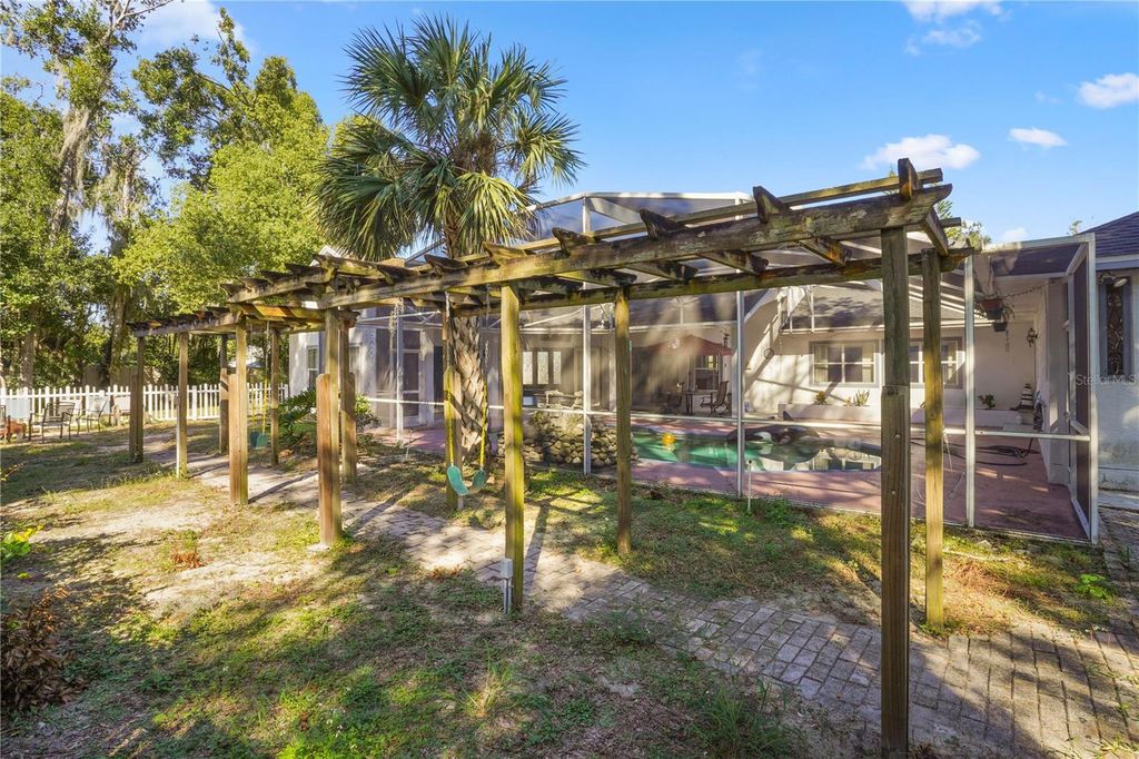 Image 39 of property listing at 2286 LAKE FRANCIS DRIVE, Apopka, FL 32712