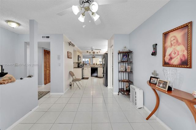 7250 Fairfax Dr 302, Tamarac, FL 33321