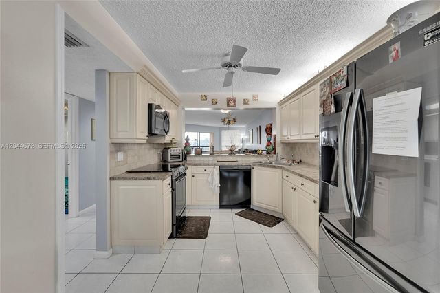 7250 Fairfax Dr 302, Tamarac, FL 33321