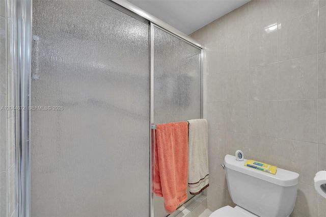 7250 Fairfax Dr 302, Tamarac, FL 33321