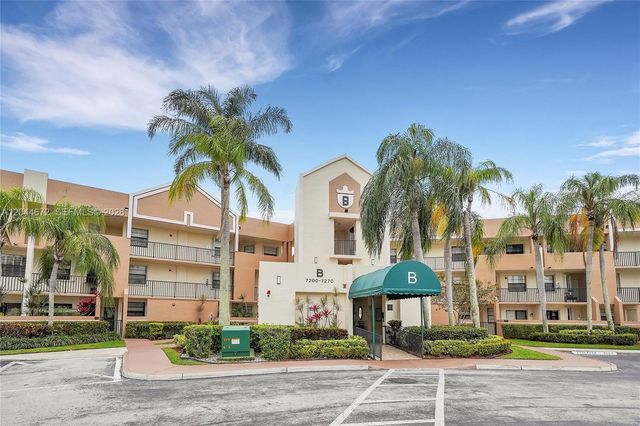 7250 Fairfax Dr 302, Tamarac, FL 33321