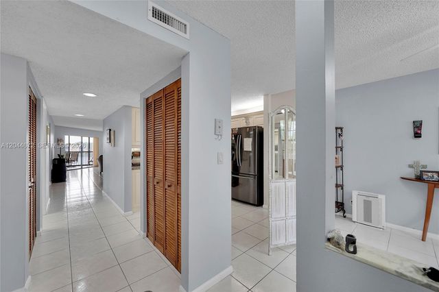 7250 Fairfax Dr 302, Tamarac, FL 33321