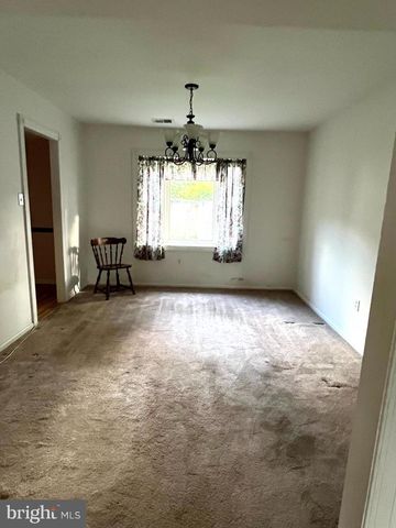 881 DEPOT LN, Quakertown, PA 18951
