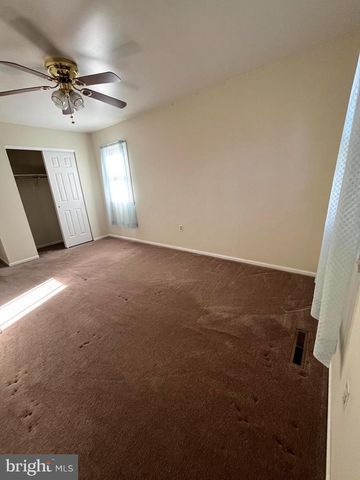 881 DEPOT LN, Quakertown, PA 18951
