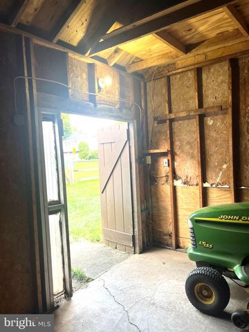 881 DEPOT LN, Quakertown, PA 18951