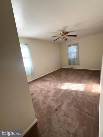 881 DEPOT LN, Quakertown, PA 18951