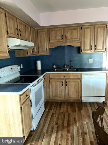 881 DEPOT LN, Quakertown, PA 18951