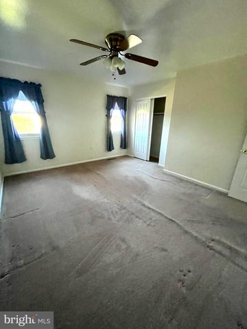881 DEPOT LN, Quakertown, PA 18951