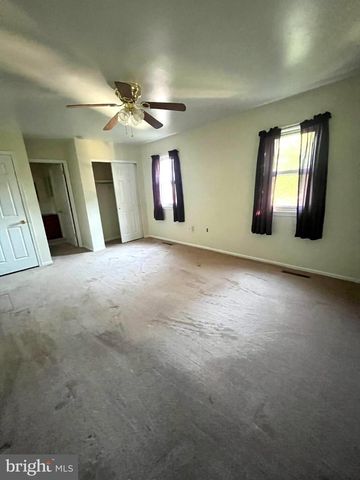 881 DEPOT LN, Quakertown, PA 18951