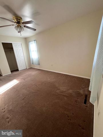 881 DEPOT LN, Quakertown, PA 18951