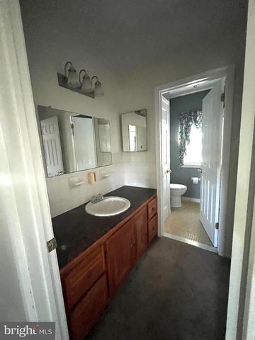 881 DEPOT LN, Quakertown, PA 18951