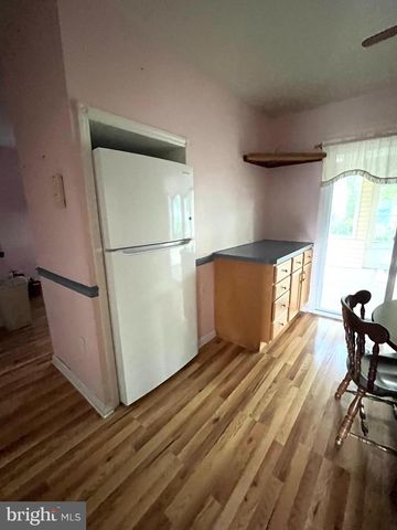 881 DEPOT LN, Quakertown, PA 18951