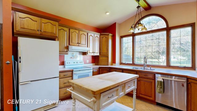 4291 Woodrow Avenue, Burton, MI 48509