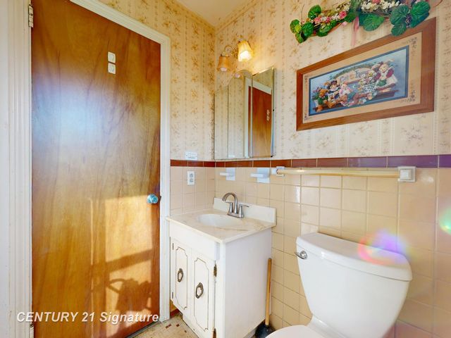 4291 Woodrow Avenue, Burton, MI 48509