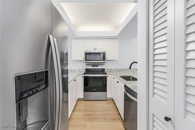 50 Seagate DR 302B, Naples, FL 34103