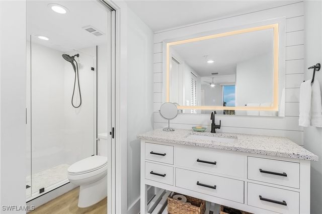 50 Seagate DR 302B, Naples, FL 34103