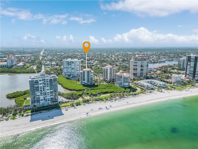 50 Seagate DR 302B, Naples, FL 34103