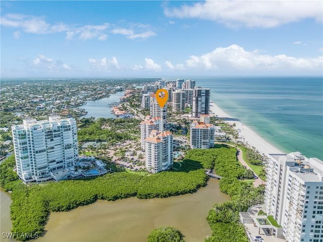 50 Seagate DR 302B, Naples, FL 34103