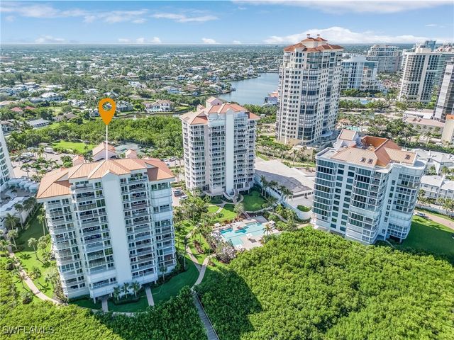 50 Seagate DR 302B, Naples, FL 34103