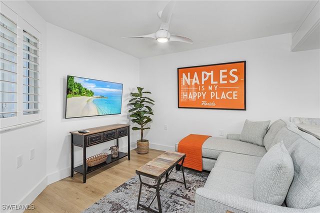 50 Seagate DR 302B, Naples, FL 34103