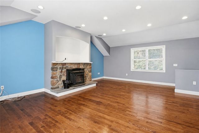 20 Moswansicut Drive, Johnston, RI 02919