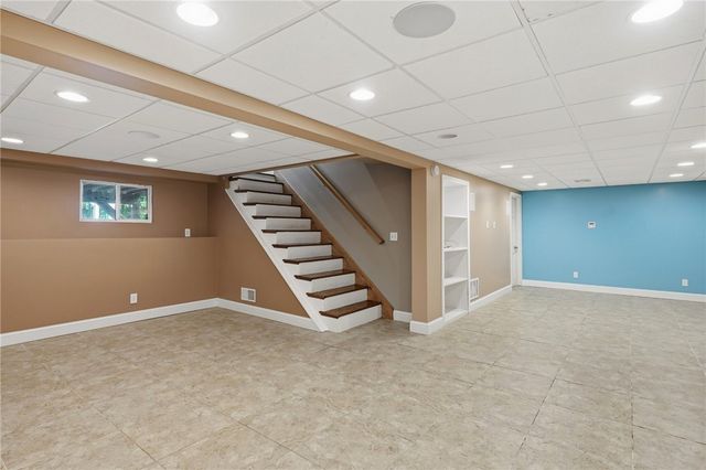 20 Moswansicut Drive, Johnston, RI 02919