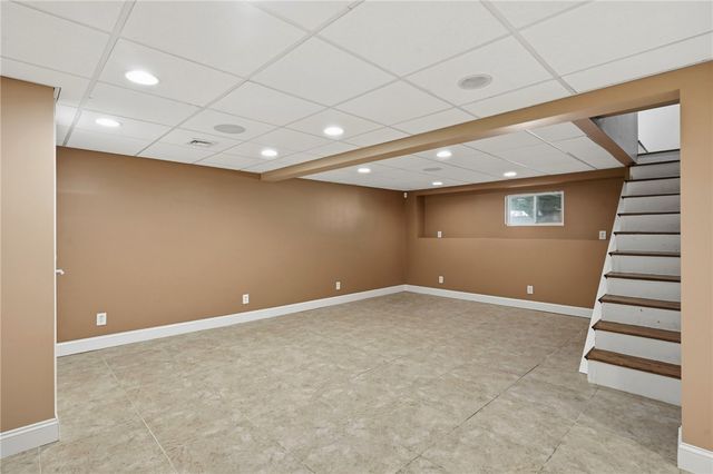 20 Moswansicut Drive, Johnston, RI 02919