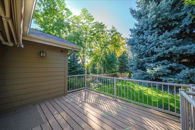 17011 Eagle Nest Ln, Colbert, WA 99005