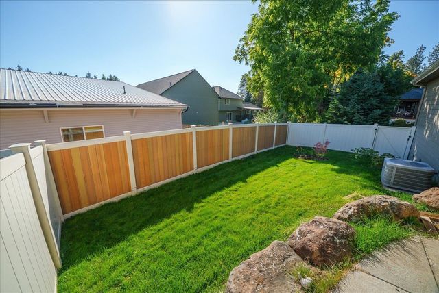 17011 Eagle Nest Ln, Colbert, WA 99005