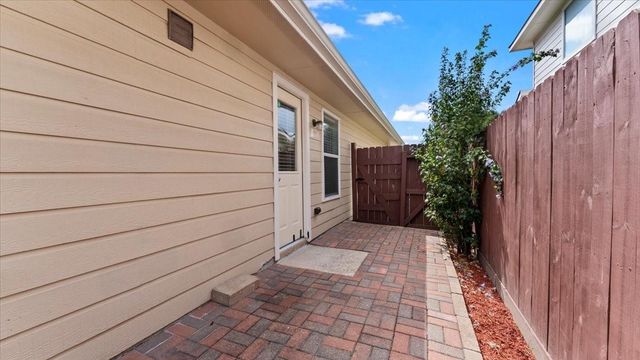 7523 Stallion Trail Drive, Humble, TX 77338