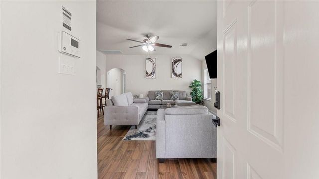 7523 Stallion Trail Drive, Humble, TX 77338