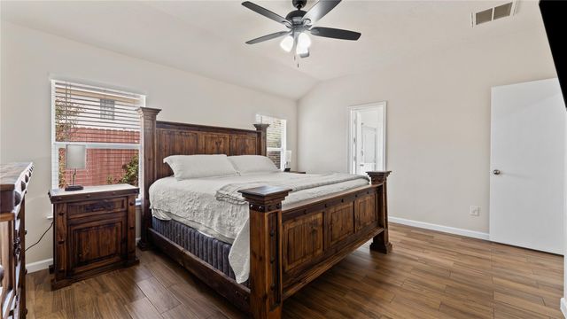 7523 Stallion Trail Drive, Humble, TX 77338